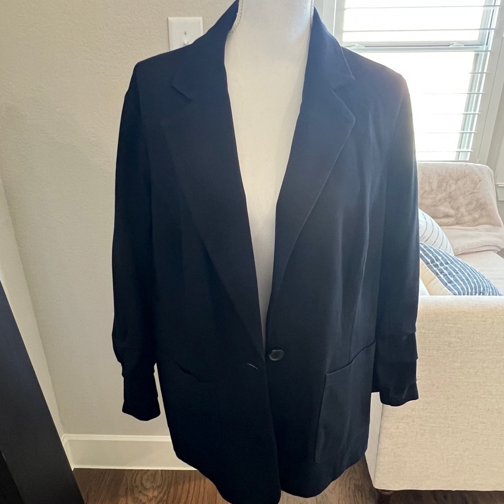EUC Women’s Vince Camuto Ruched Sleeve Blazer - 1X - Black